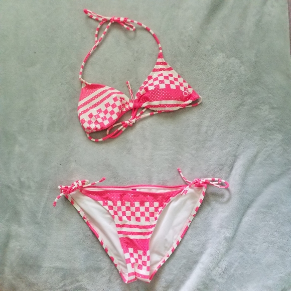 Neon Shimmer Coral Bikini - Picture 2 of 3